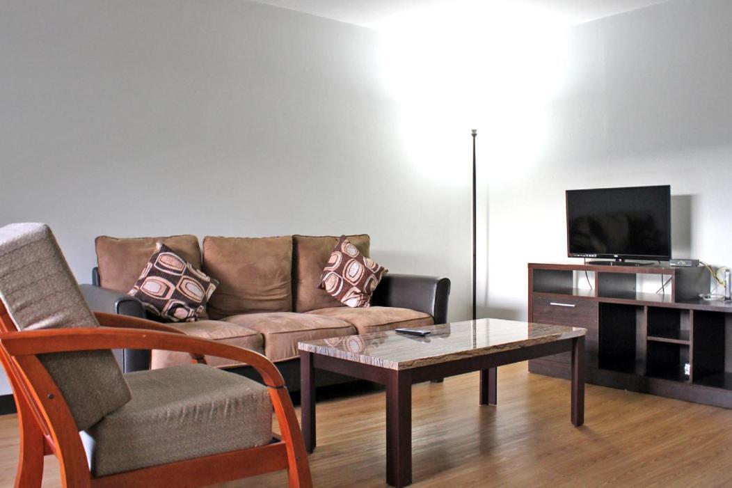 Aparthotel Mai'Ana Airport Plaza Tamuning Zewnętrze zdjęcie